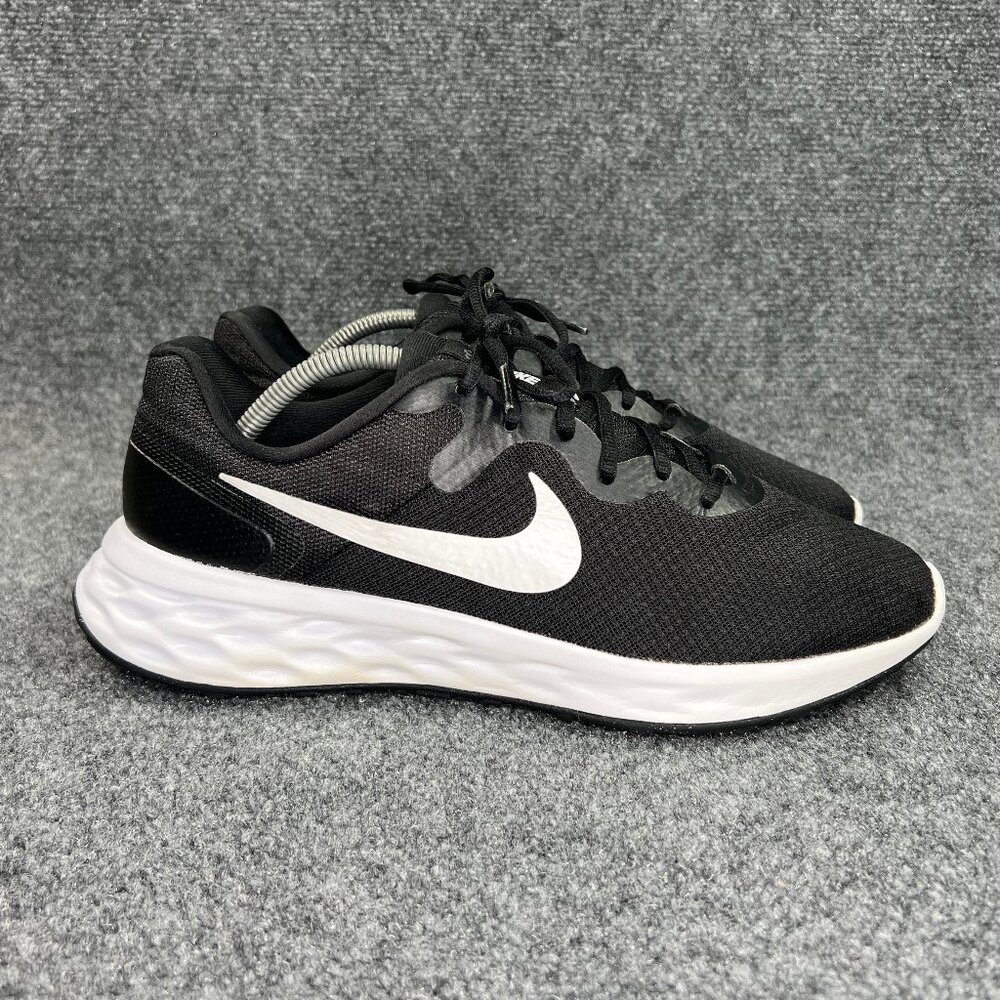 Nike Revolution 6 Running Shoes Men's Size 11 Black Athletic Training Sneakers